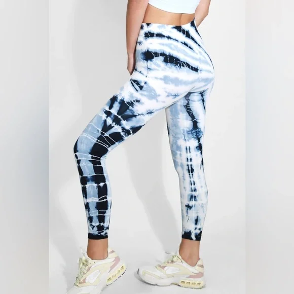 Nikibiki Spiral Tie Dye Leggings | One Size - Picture 8 of 9